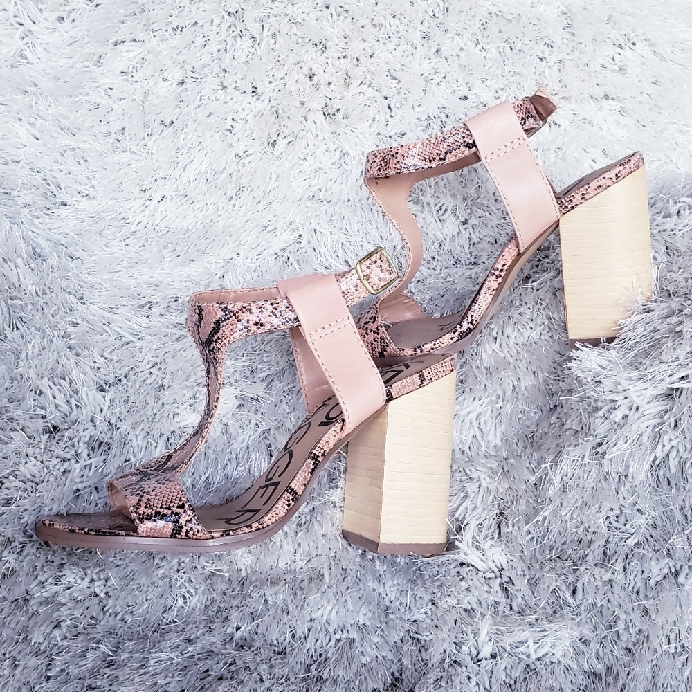 Kelsi Dagger Brooklyn Tan Snakeskin T-Strap Block Heel Sandals Sz 6 - Picture 3 of 7